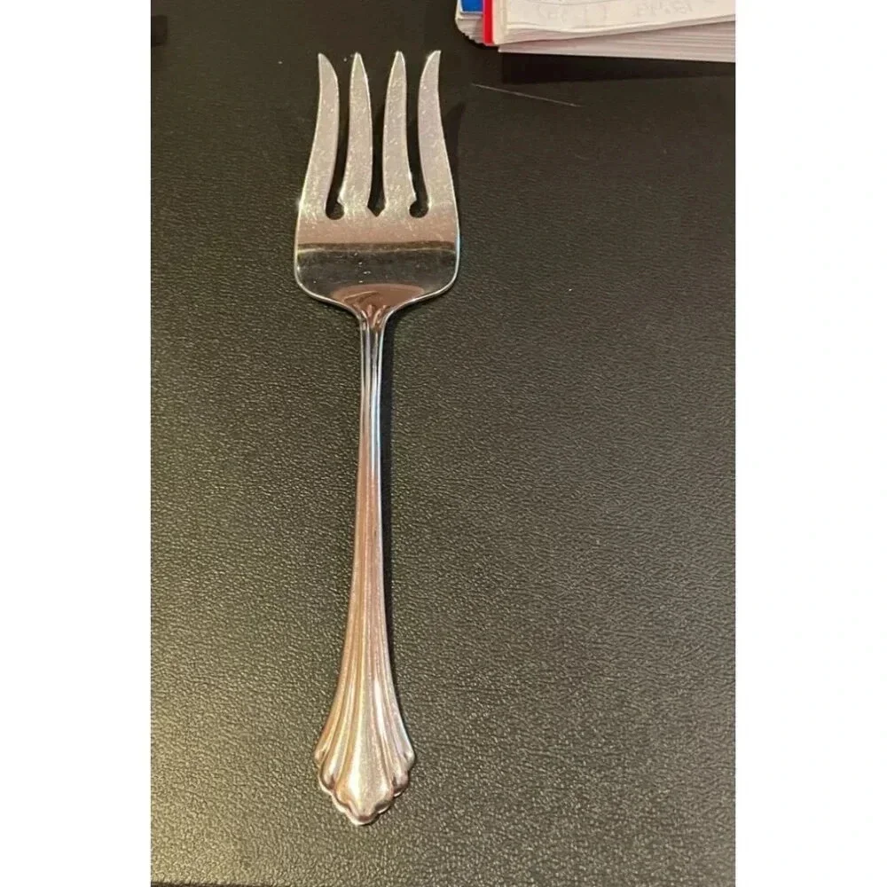 Oneida Distinction Deluxe Rembrandt Stainless Steel Serving Fork
